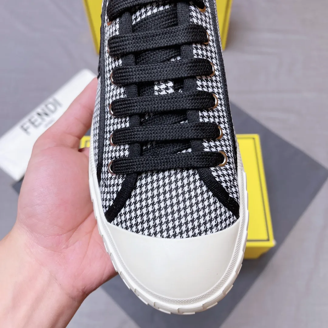 P380 men's shoes 💰Fendǐ Domino sneakers with jacquard FF pattern, embossed FF pattern on the toe, canvas upper, TPU customized outsole Size: 38-45 (customized for 45) No. 018